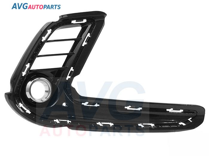 Бампер передний решетка с отв. противотуманки 16- правая